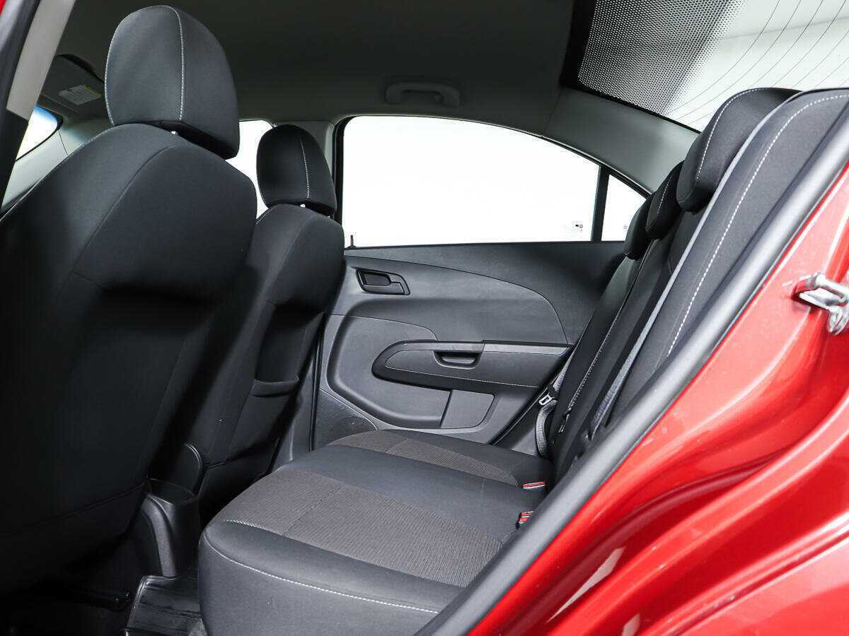 Купить Chevrolet Aveo с пробегом. Фото: #8