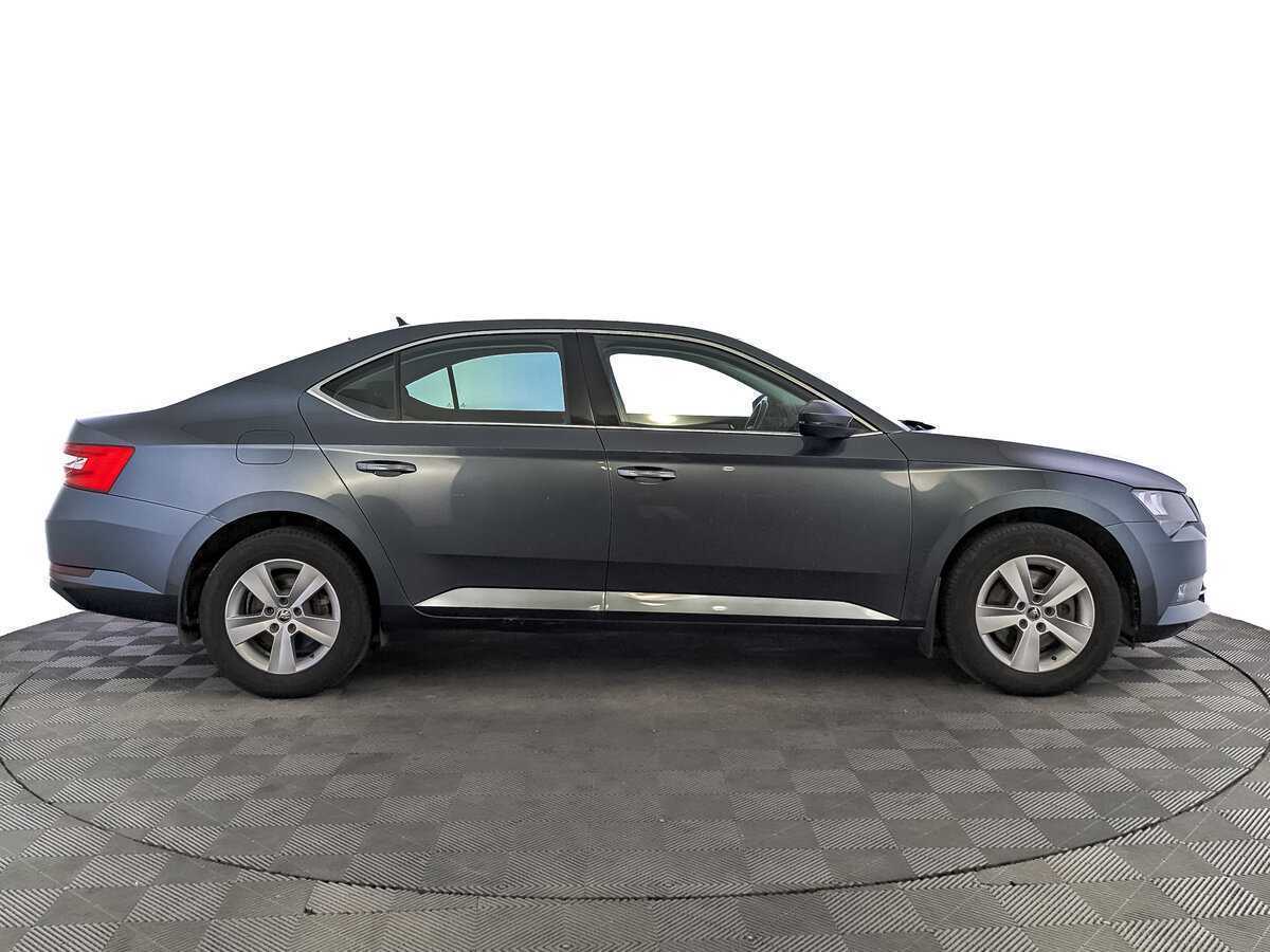 Купить Skoda Superb с пробегом. Фото: #3