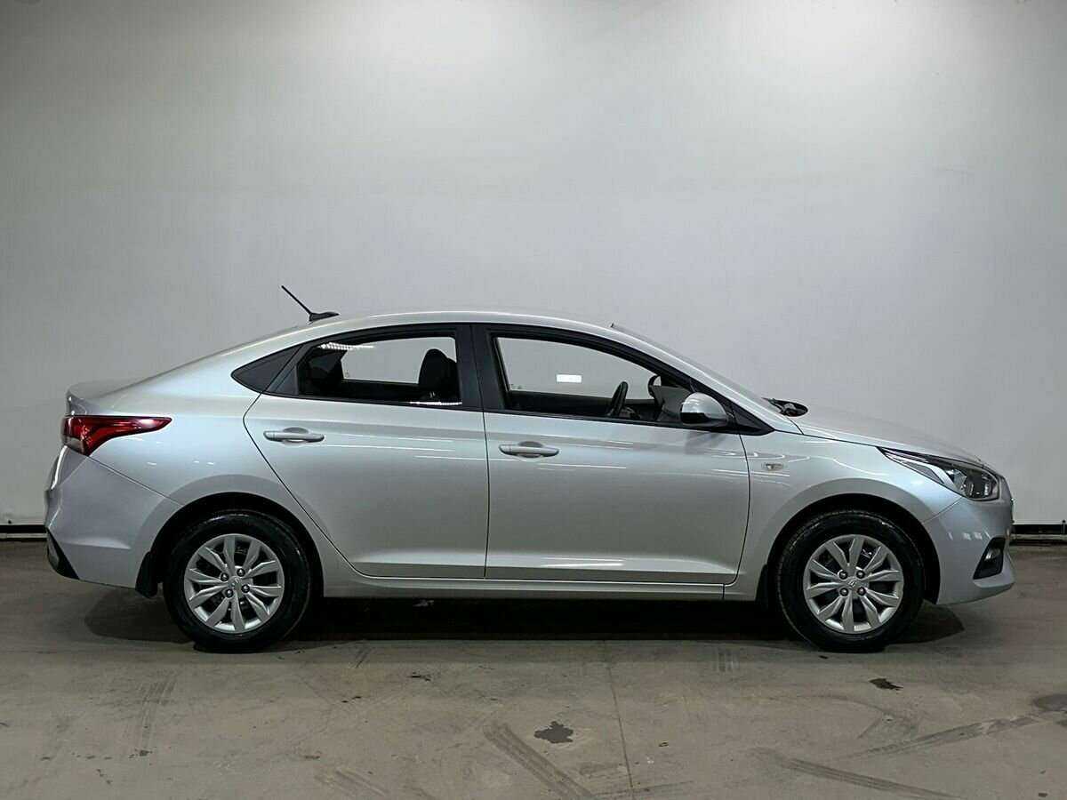 Купить Hyundai Solaris с пробегом. Фото: #3