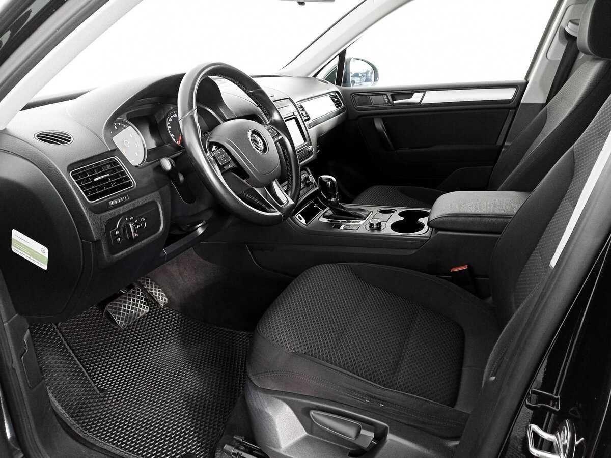 Купить Volkswagen Touareg с пробегом. Фото: #10