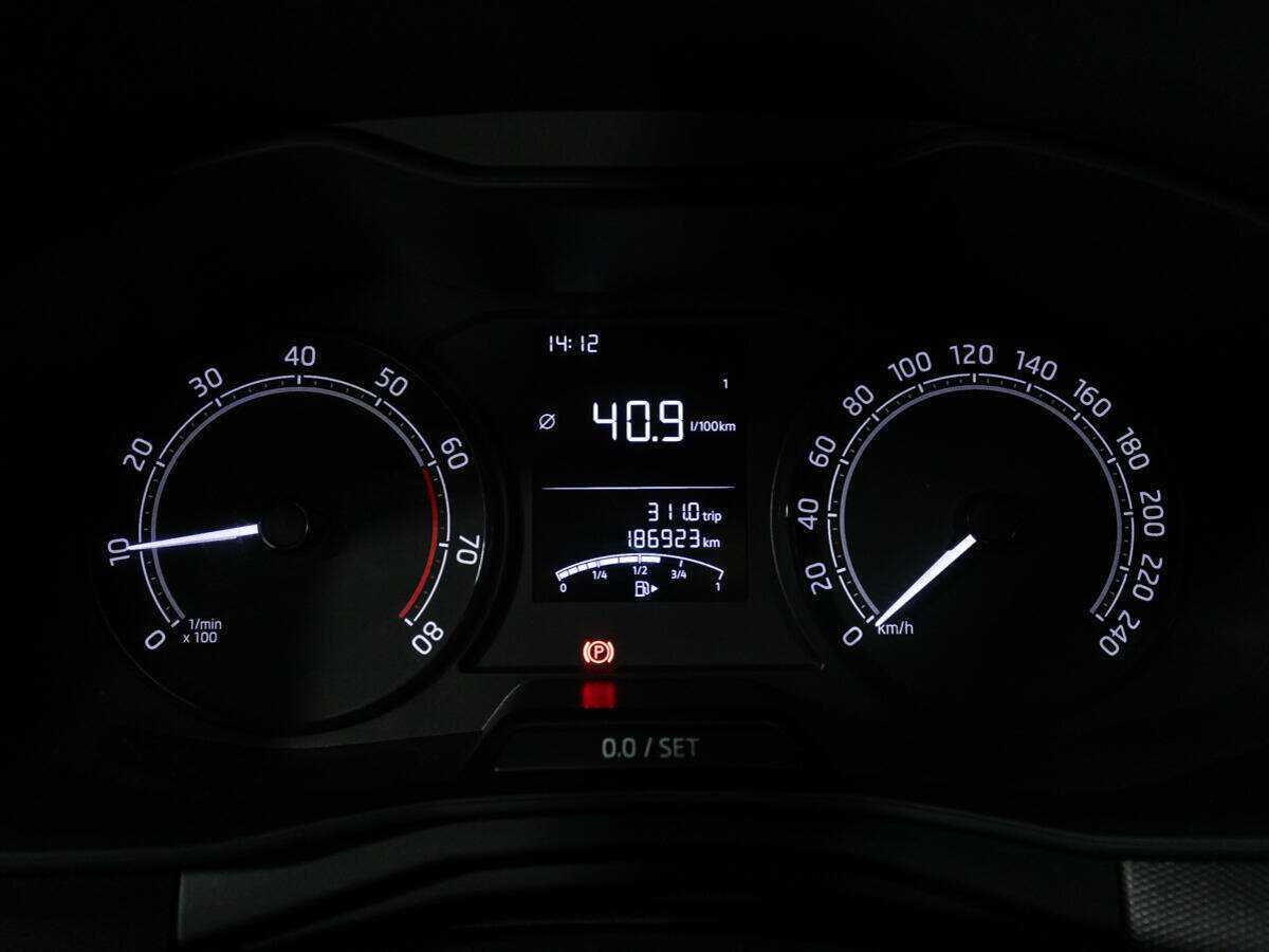Купить Skoda Rapid с пробегом. Фото: #11