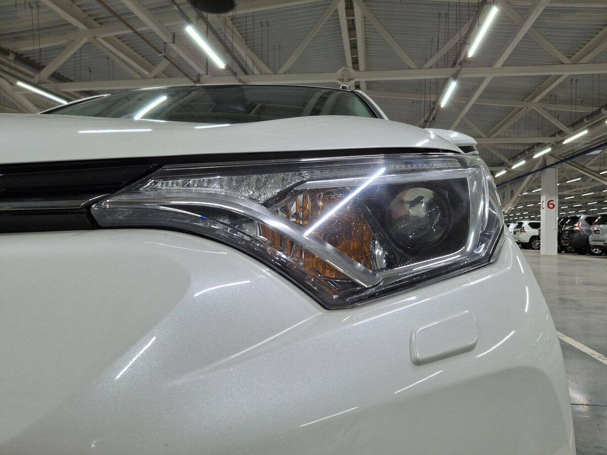 Купить Toyota RAV4 с пробегом. Фото: #15