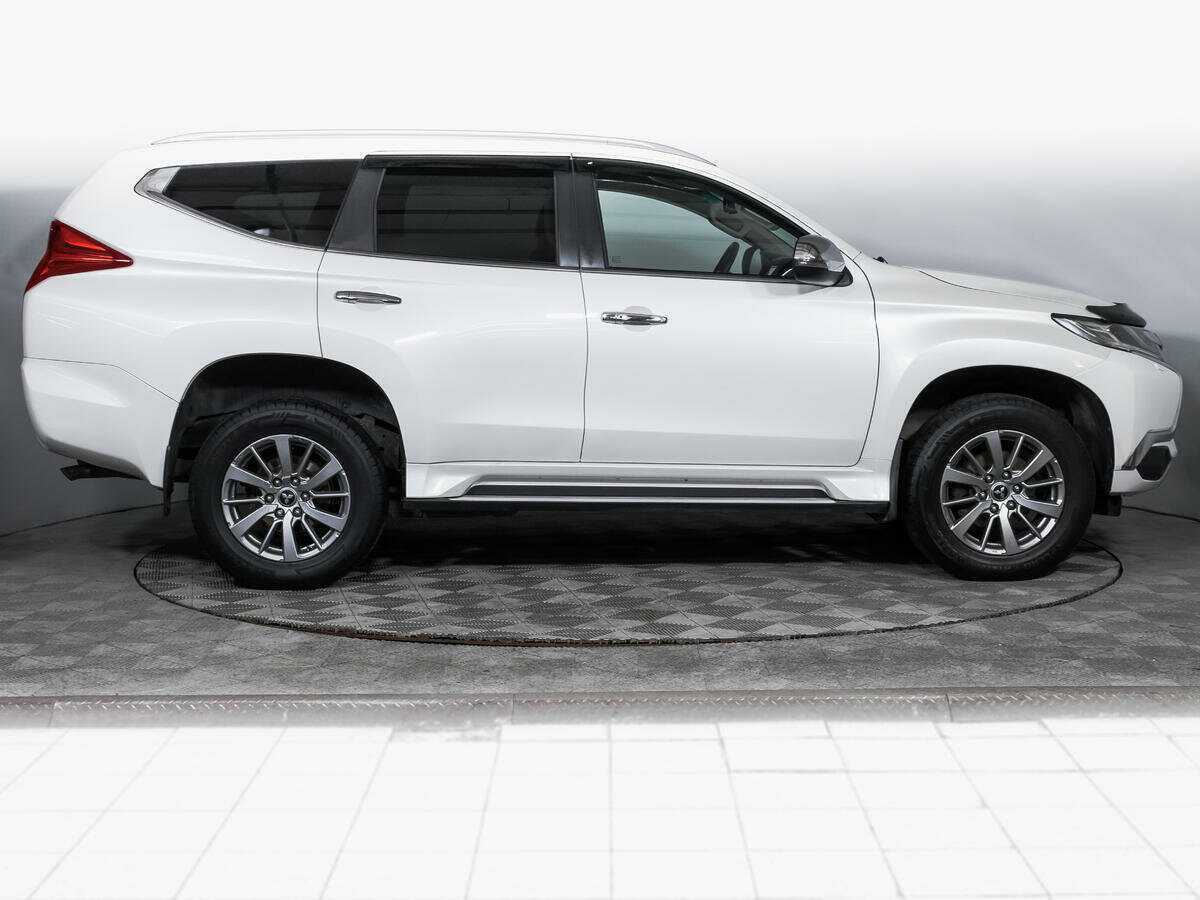 Купить Mitsubishi Pajero Sport с пробегом. Фото: #3
