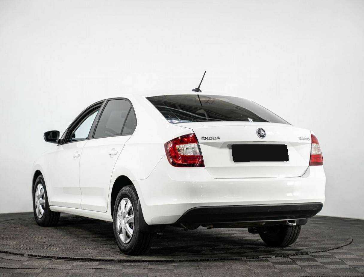 Купить Skoda Rapid с пробегом. Фото: #3