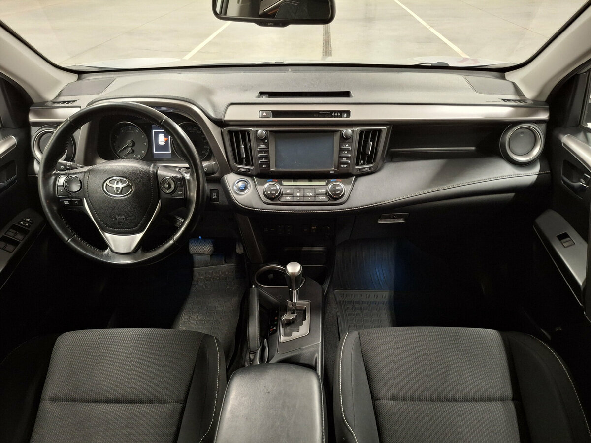 Купить Toyota RAV4 с пробегом. Фото: #13