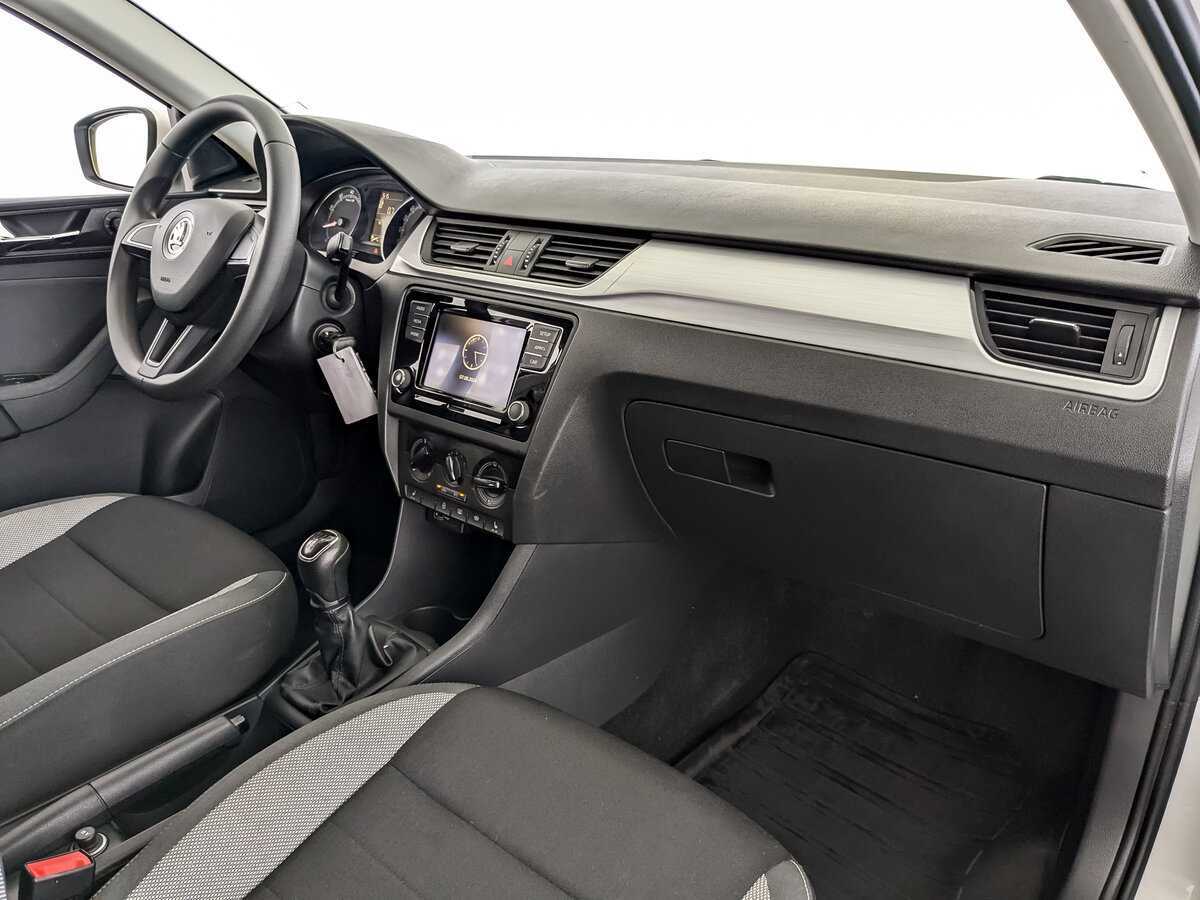 Купить Skoda Rapid с пробегом. Фото: #8
