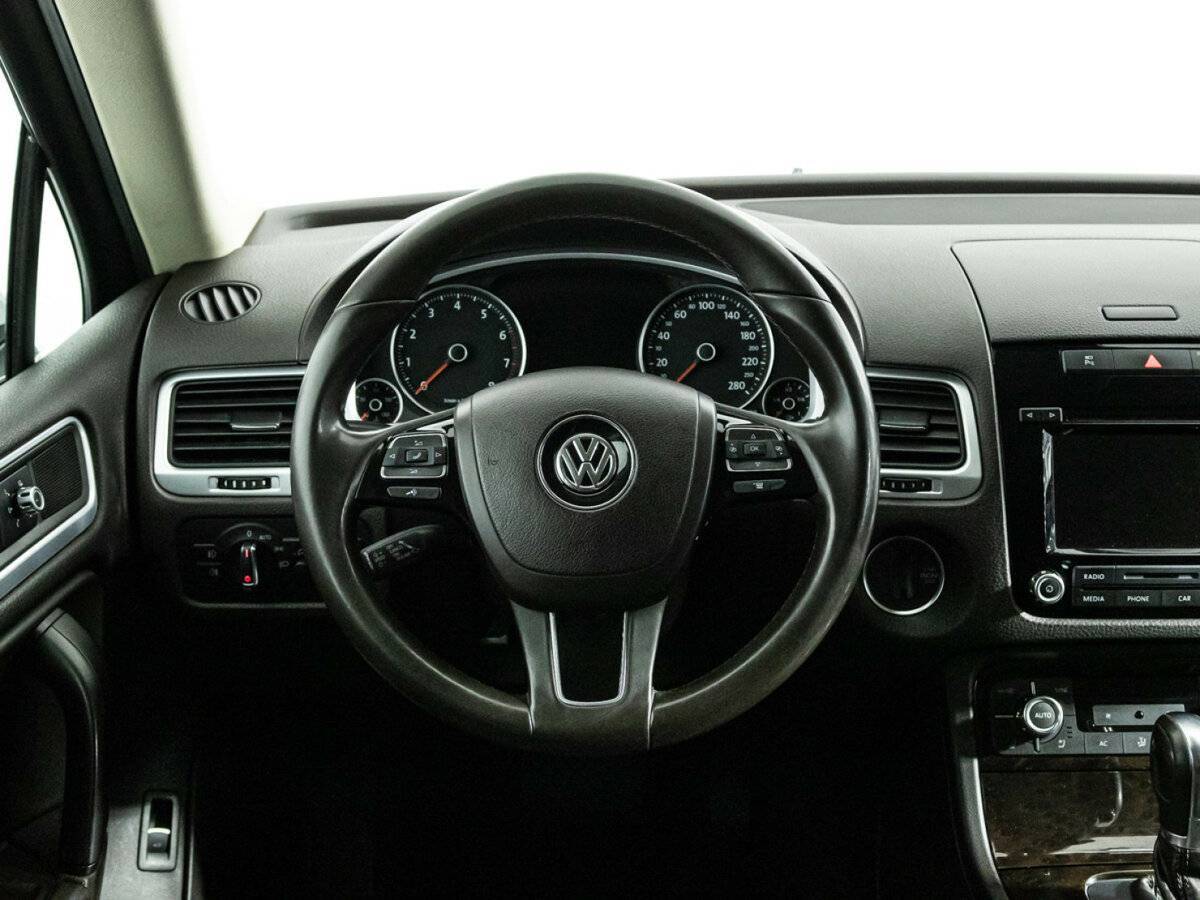 Купить Volkswagen Touareg с пробегом. Фото: #22