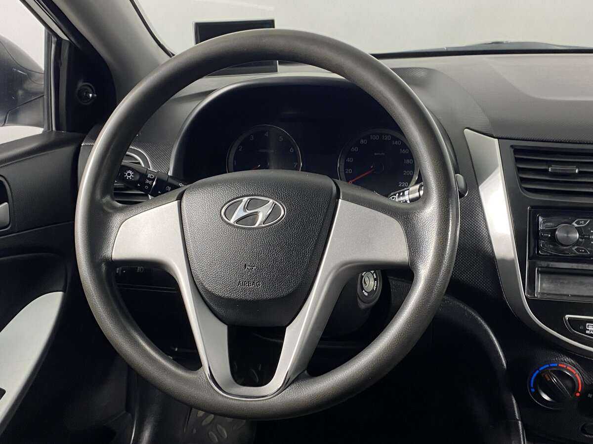 Купить Hyundai Solaris с пробегом. Фото: #11