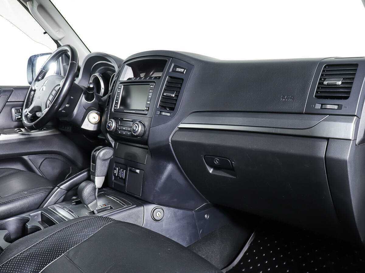 Купить Mitsubishi Pajero с пробегом. Фото: #7