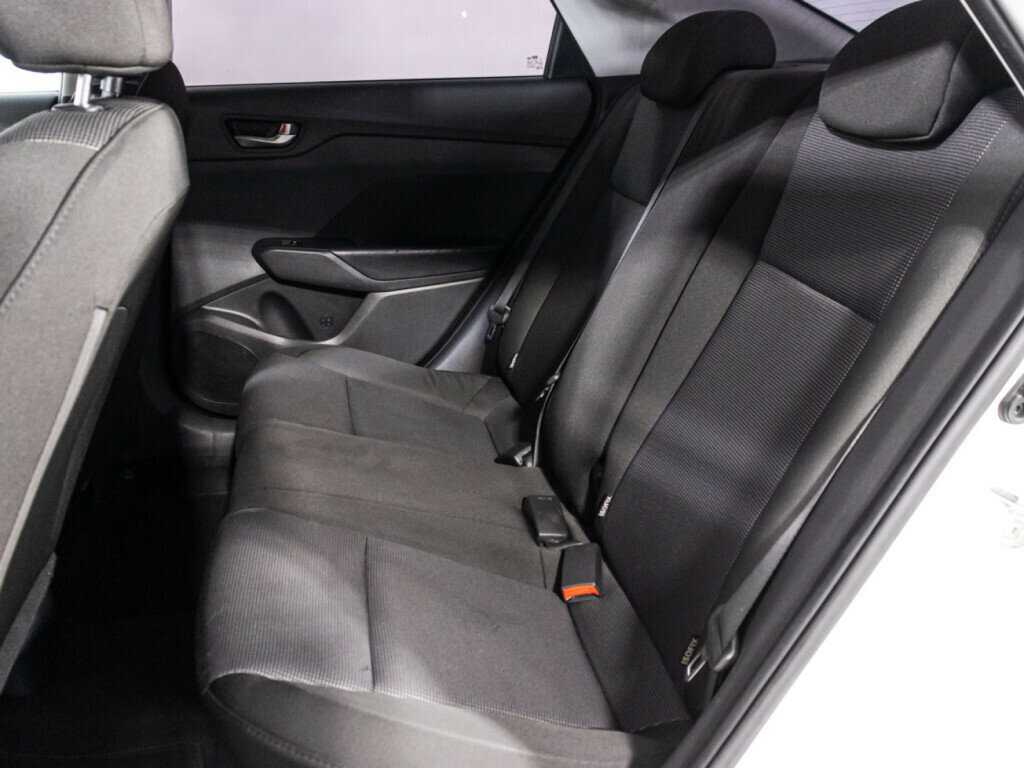 Купить Hyundai Solaris с пробегом. Фото: #9