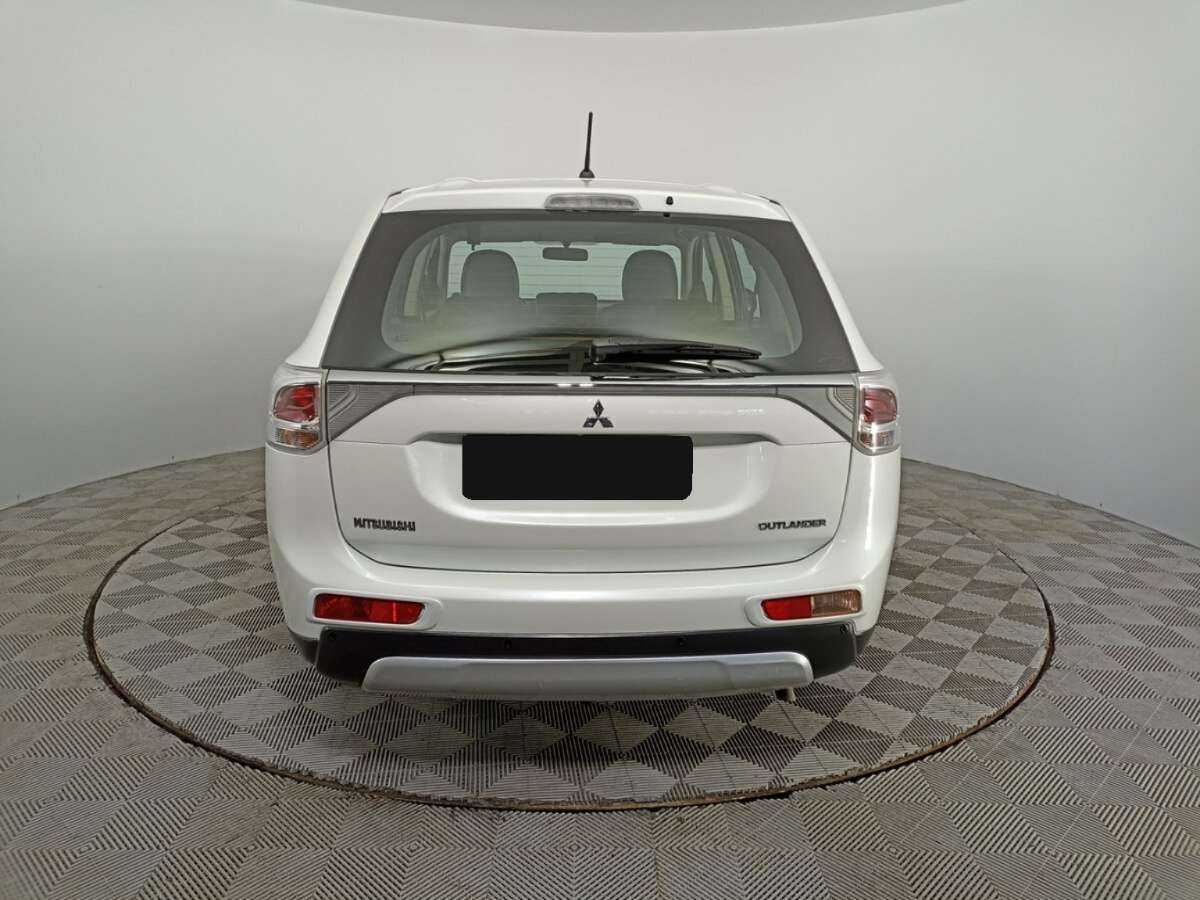 Купить Mitsubishi Outlander с пробегом. Фото: #5