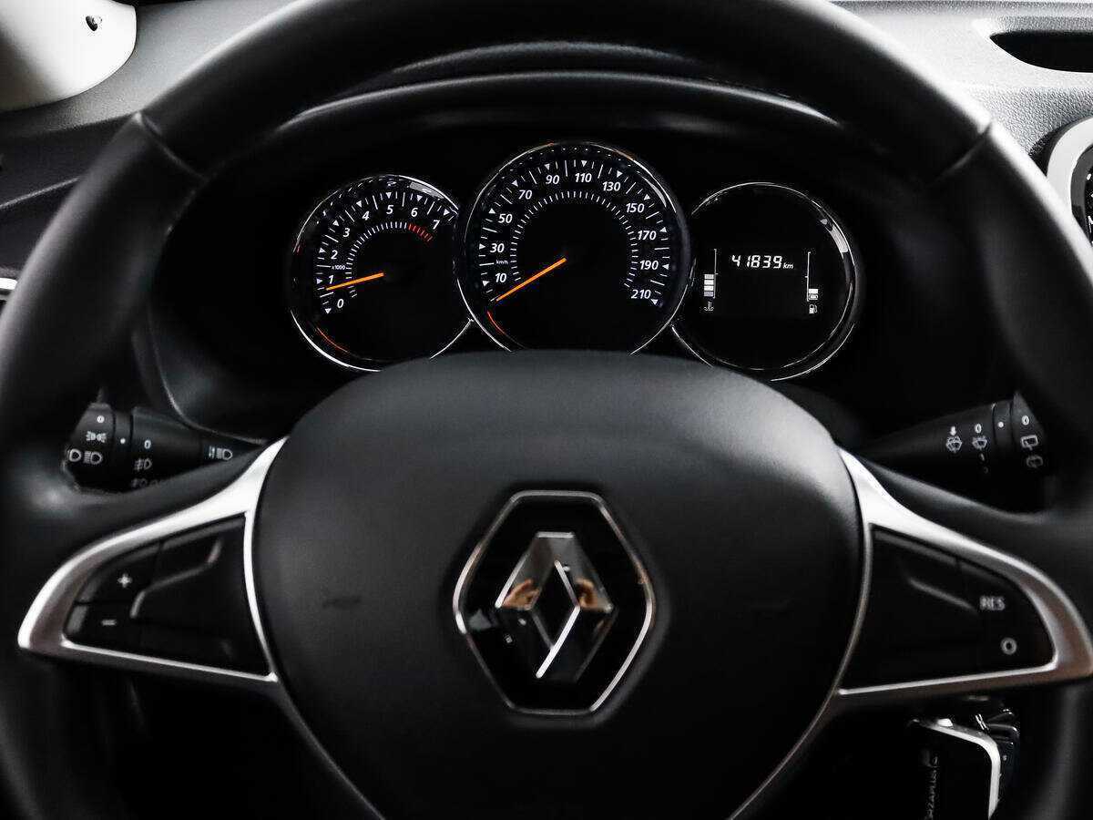 Купить Renault Sandero с пробегом. Фото: #14