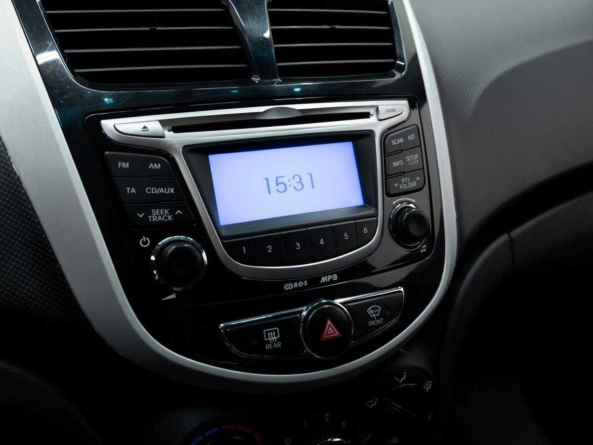 Купить Hyundai Solaris с пробегом. Фото: #18