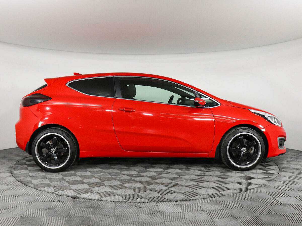 Купить Kia Ceed с пробегом. Фото: #3
