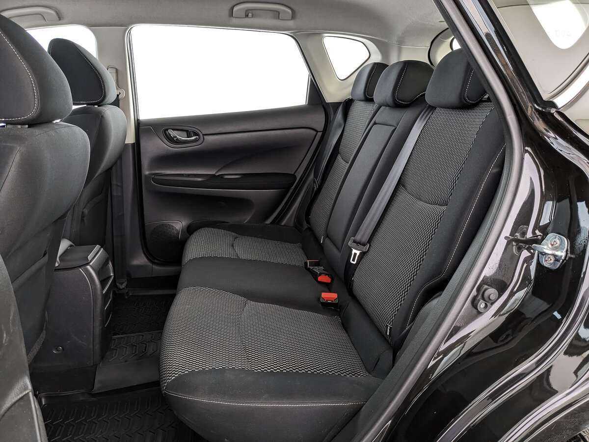 Купить Nissan Tiida с пробегом. Фото: #13
