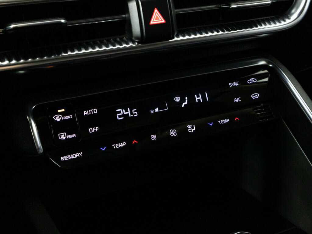 Купить Kia K5 с пробегом. Фото: #16