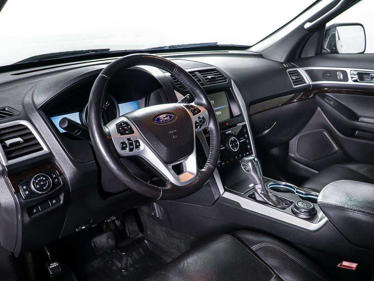 Купить Ford Explorer с пробегом. Фото: #12