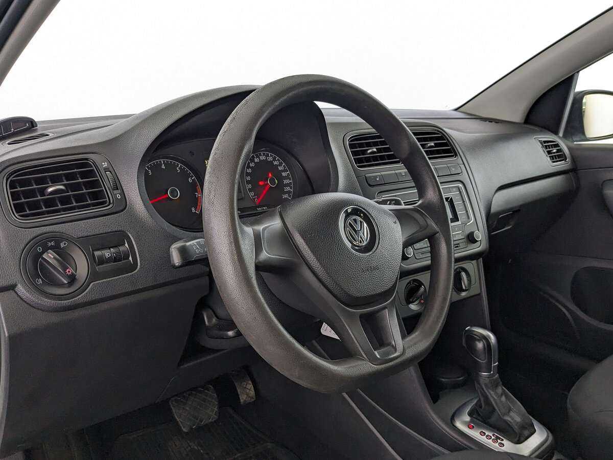Купить Volkswagen Polo с пробегом. Фото: #14