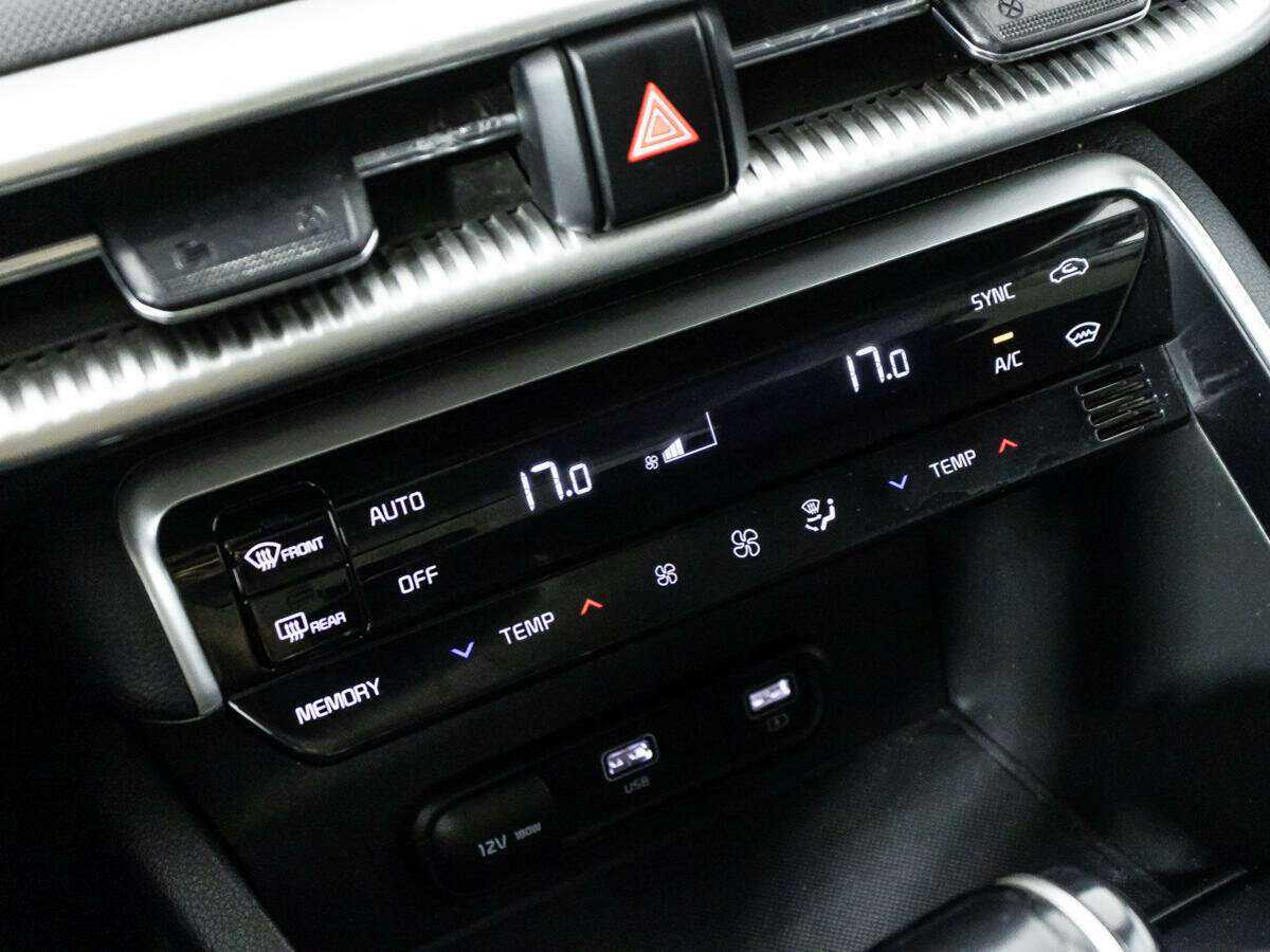 Купить Kia K5 с пробегом. Фото: #13