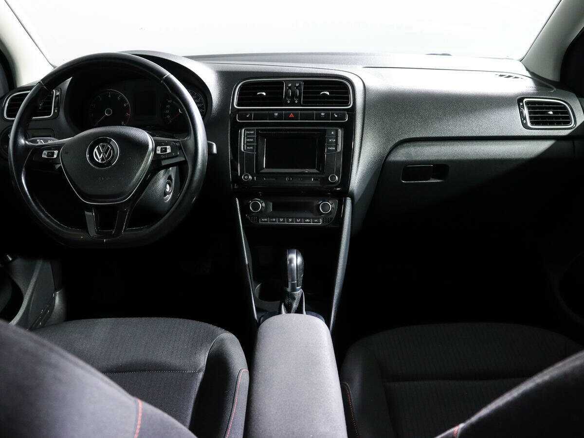 Купить Volkswagen Polo с пробегом. Фото: #11