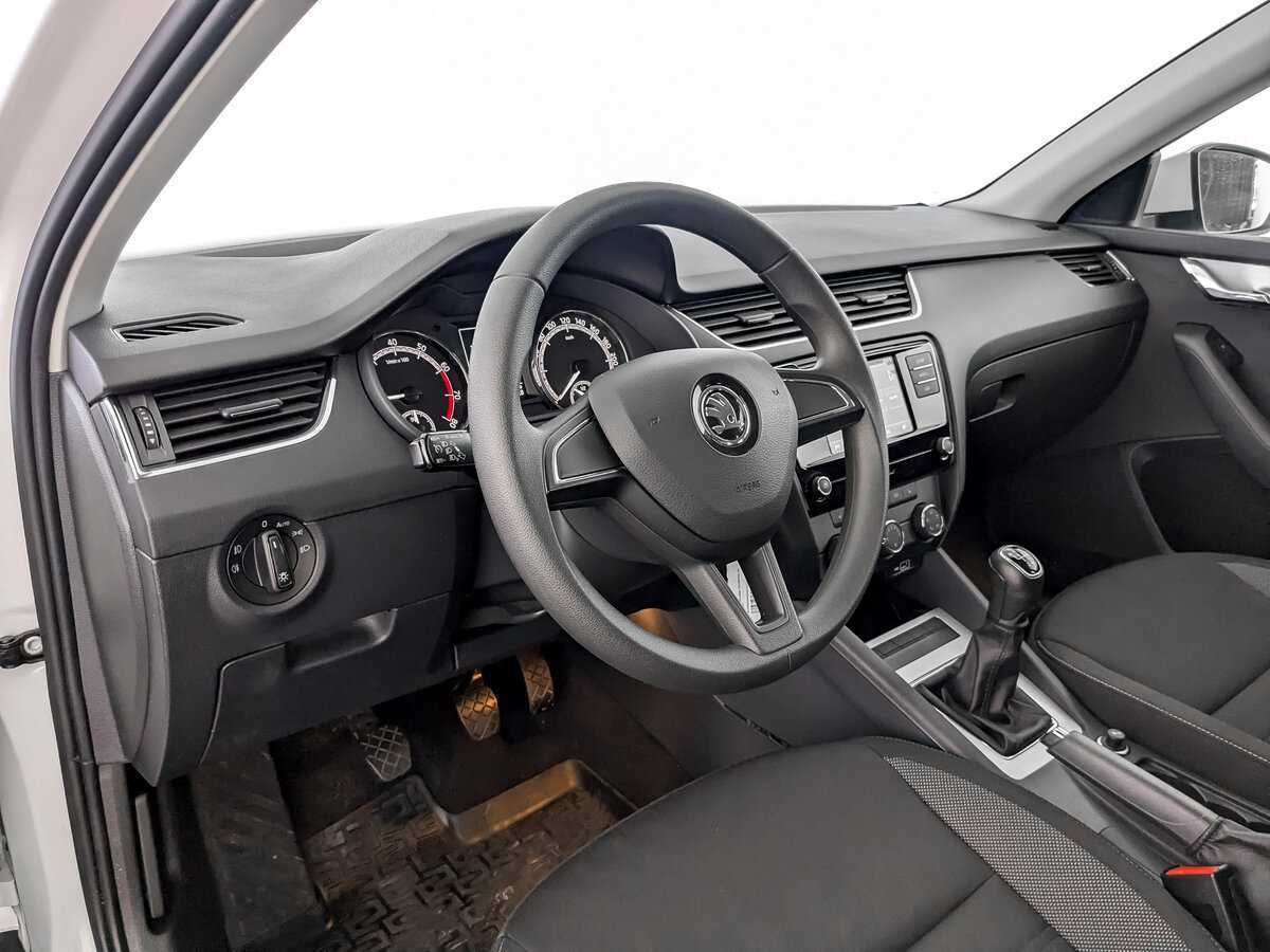 Купить Skoda Octavia с пробегом. Фото: #13