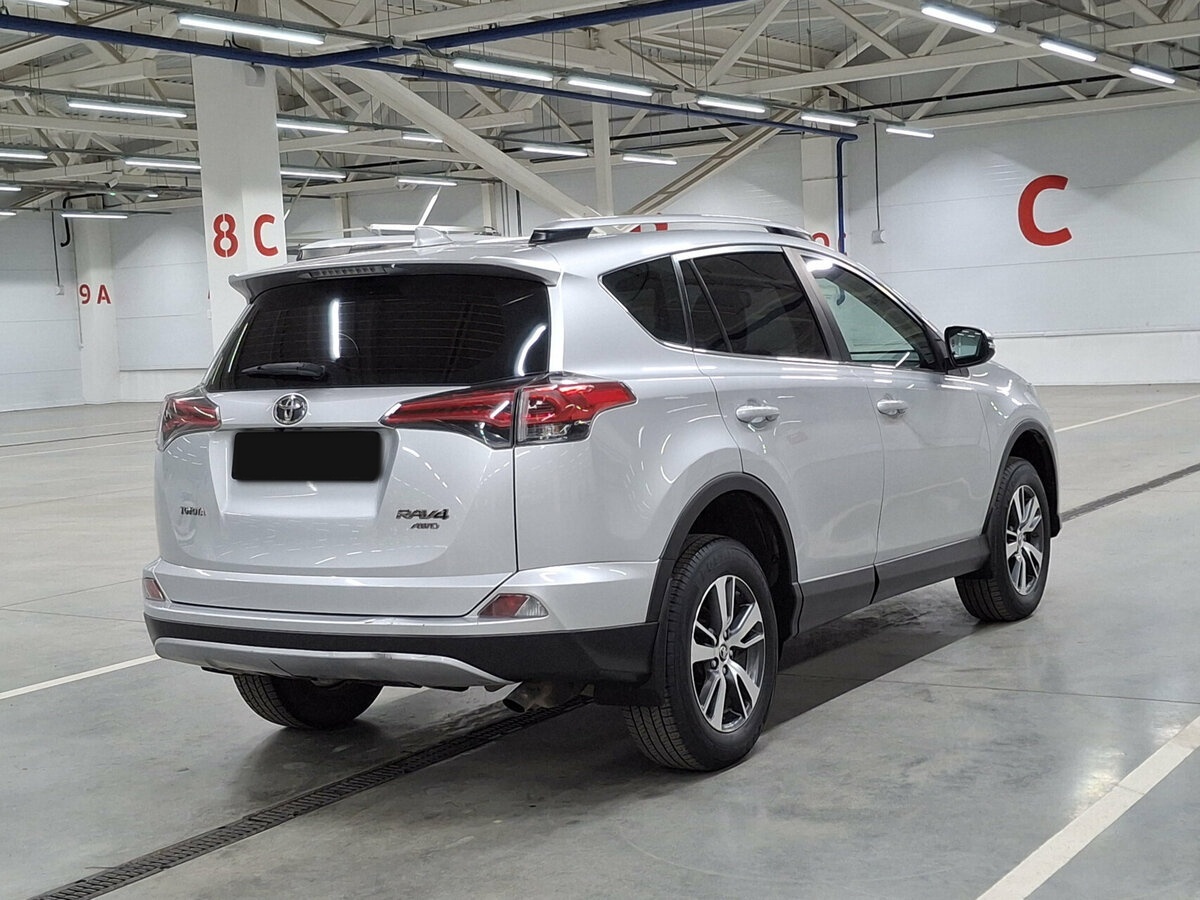 Купить Toyota RAV4 с пробегом. Фото: #4