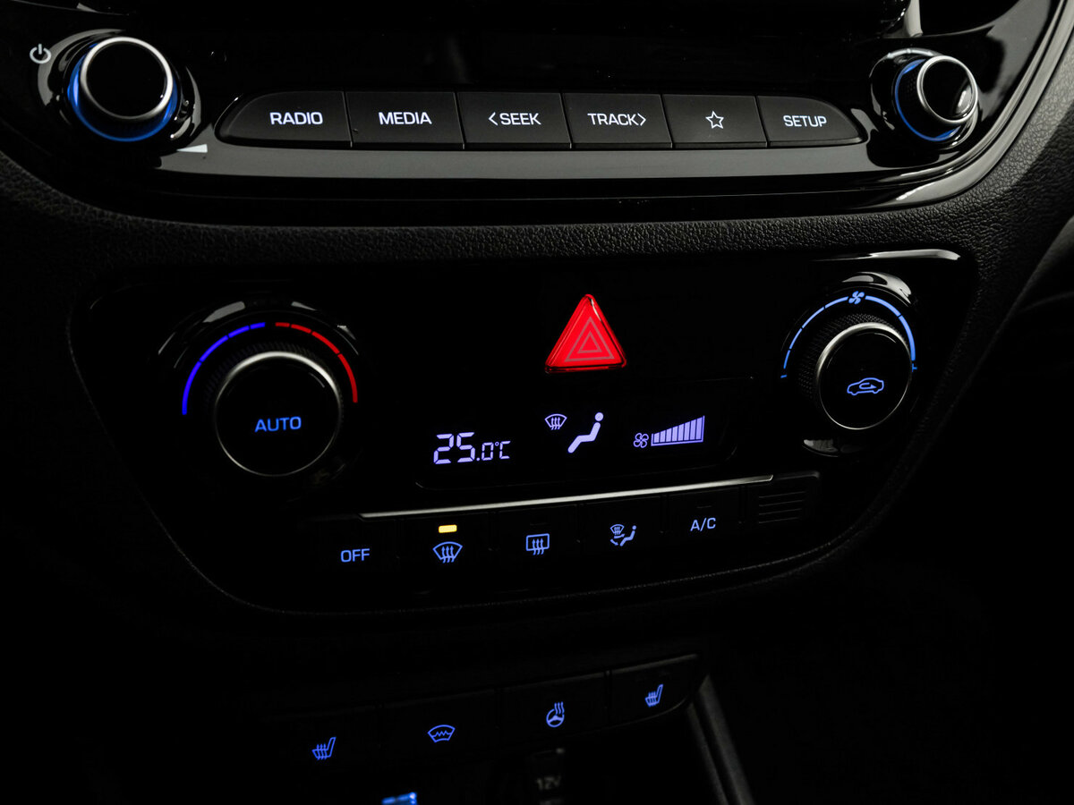 Купить Hyundai Solaris с пробегом. Фото: #10