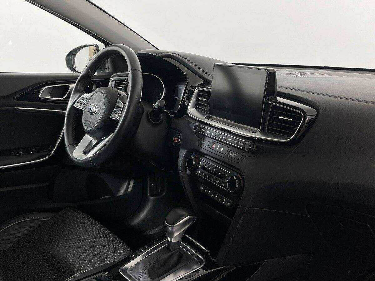 Купить Kia Ceed с пробегом. Фото: #8