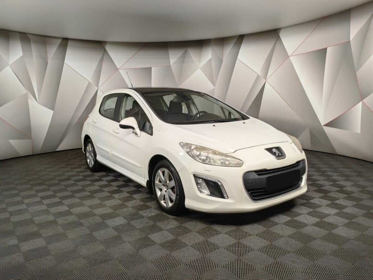 Купить Peugeot 308 с пробегом. Фото: #2