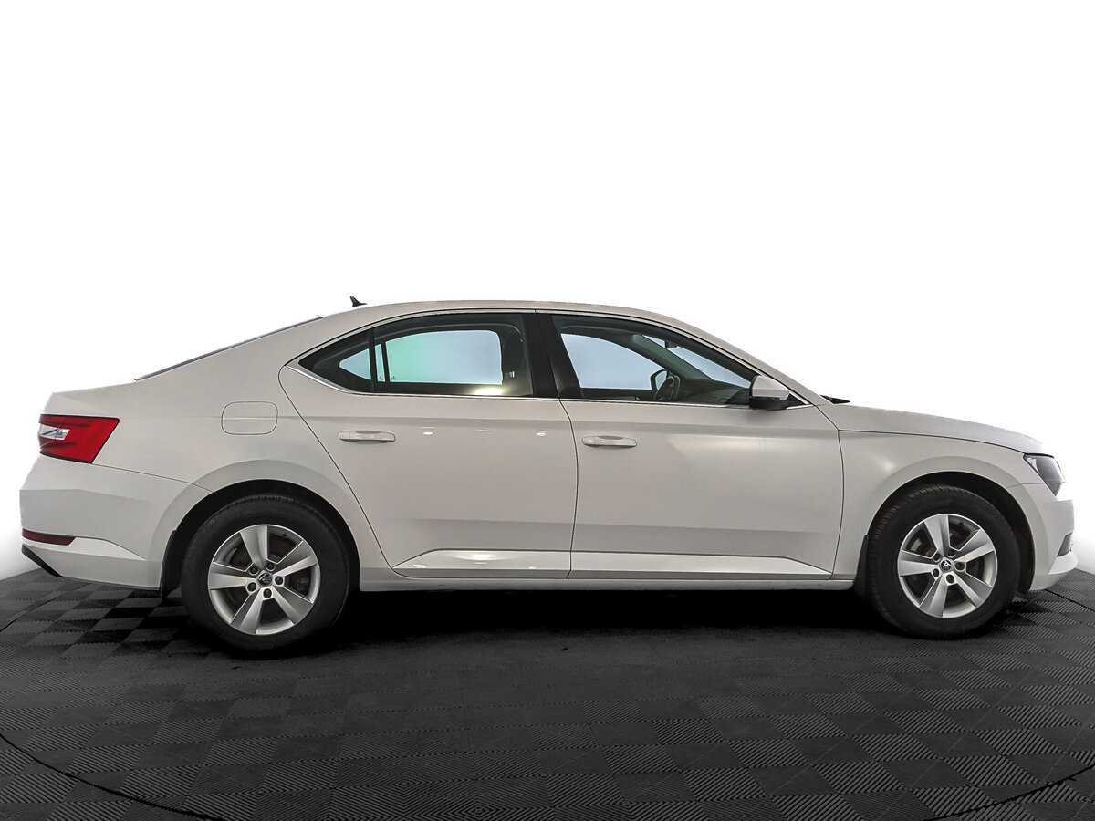 Купить Skoda Superb с пробегом. Фото: #3