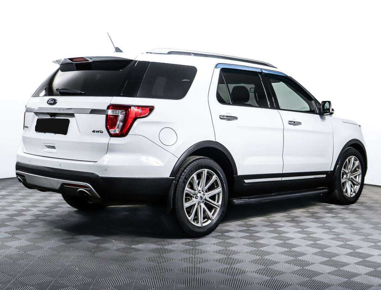 Купить Ford Explorer с пробегом. Фото: #4