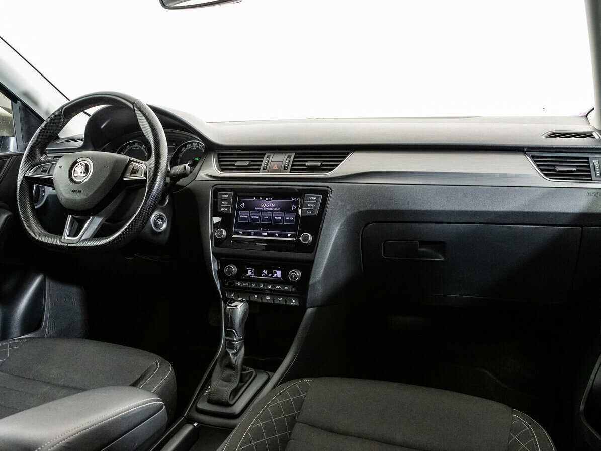 Купить Skoda Rapid с пробегом. Фото: #6