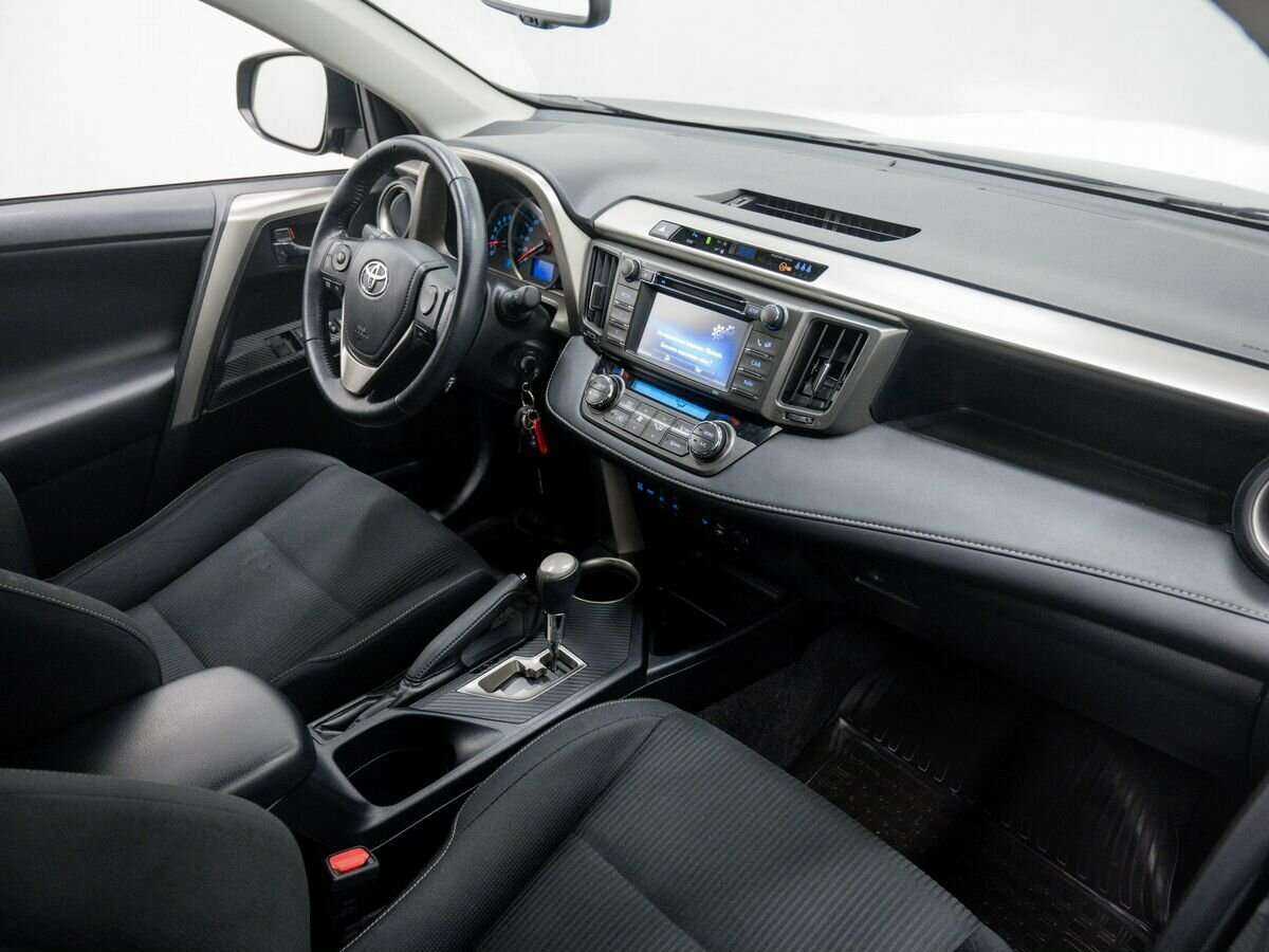 Купить Toyota RAV4 с пробегом. Фото: #7