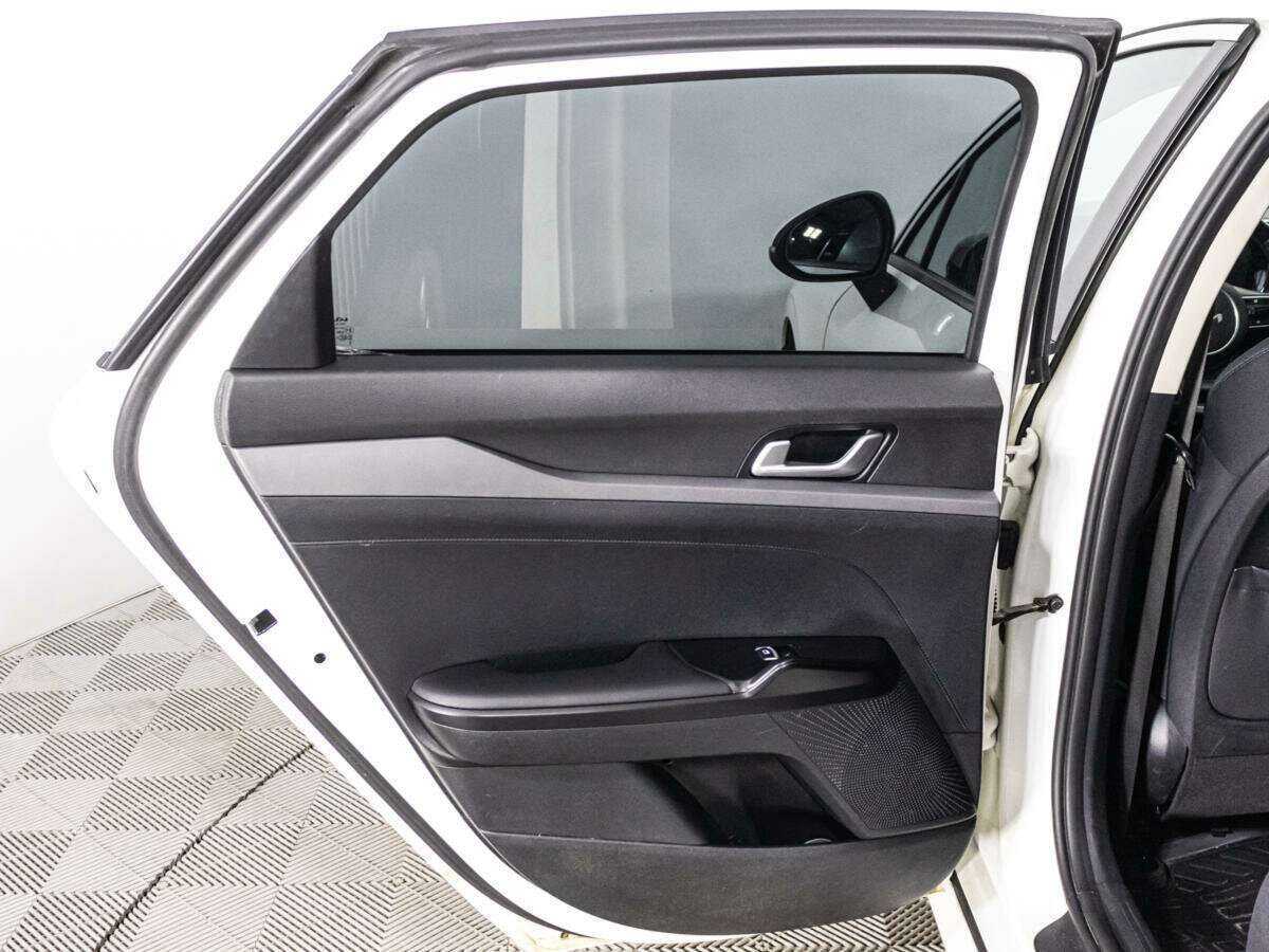 Купить Kia K5 с пробегом. Фото: #24