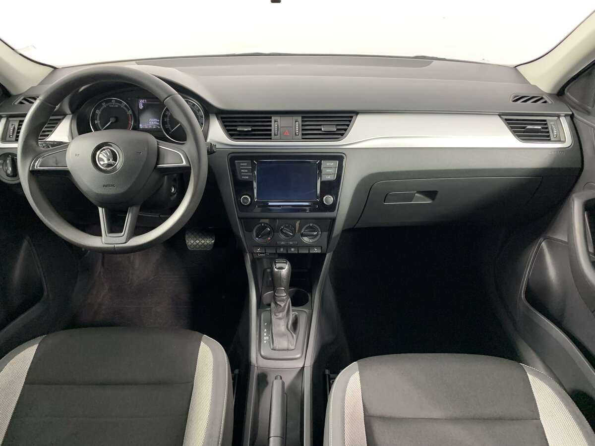 Купить Skoda Rapid с пробегом. Фото: #10