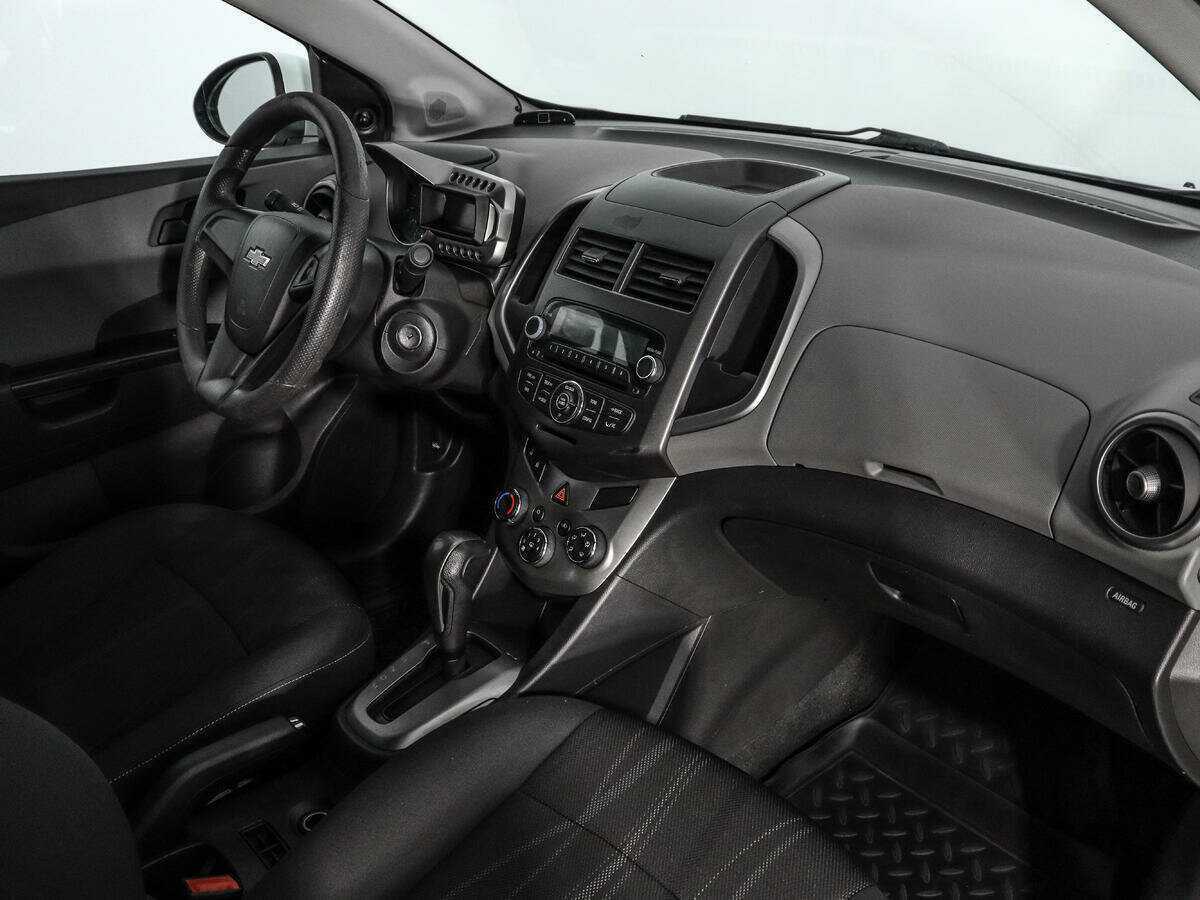 Купить Chevrolet Aveo с пробегом. Фото: #11