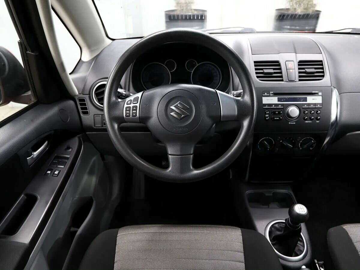 Купить Suzuki SX4 с пробегом. Фото: #10