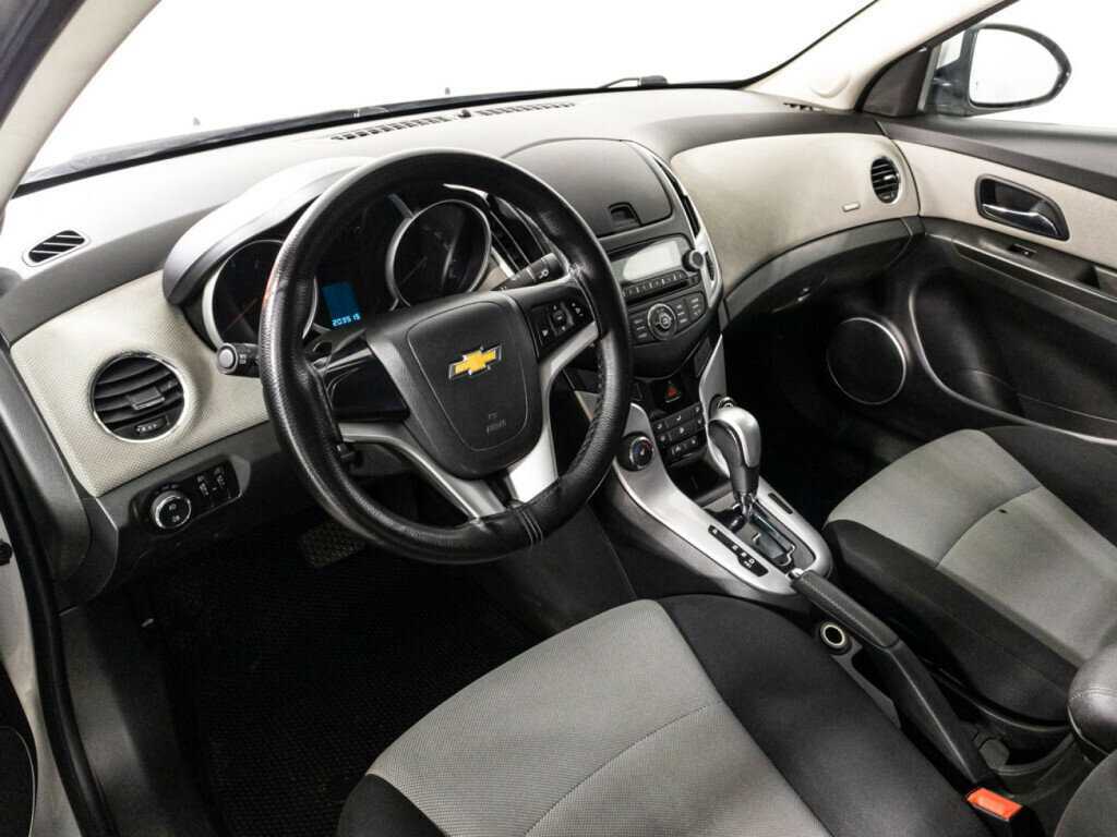 Купить Chevrolet Cruze с пробегом. Фото: #10