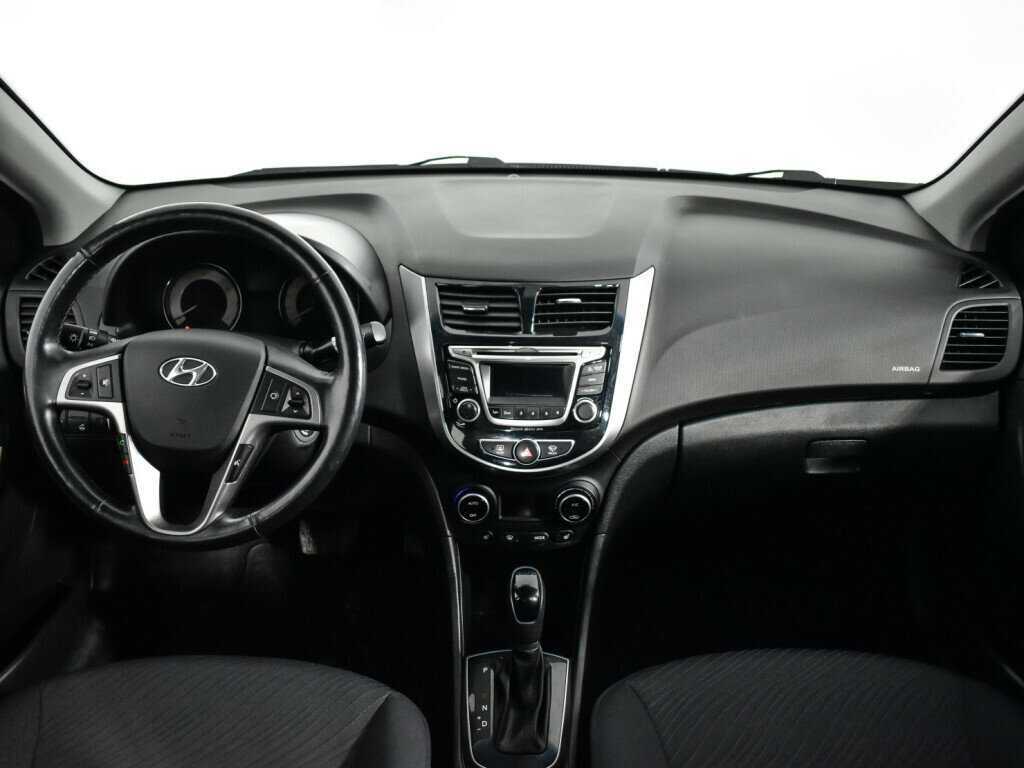 Купить Hyundai Solaris с пробегом. Фото: #11