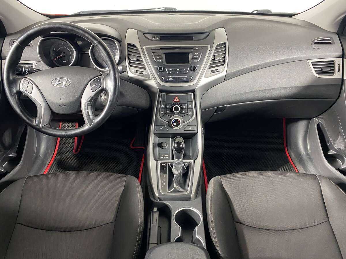 Купить Hyundai Elantra с пробегом. Фото: #8