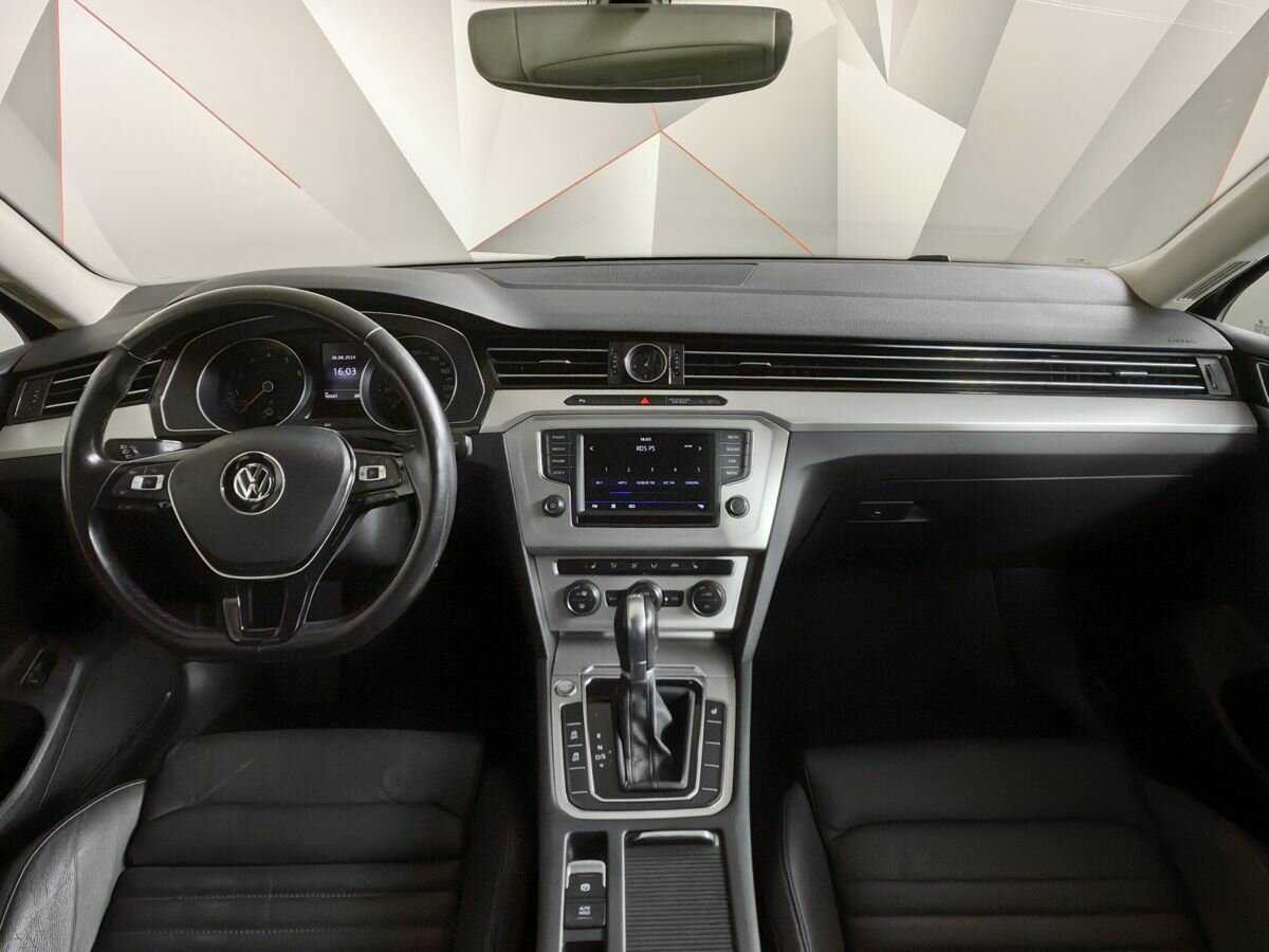 Купить Volkswagen Passat с пробегом. Фото: #9