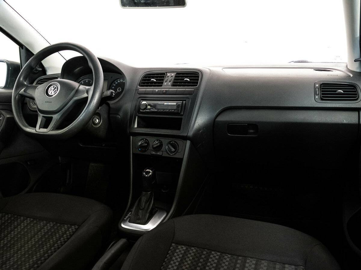 Купить Volkswagen Polo с пробегом. Фото: #8