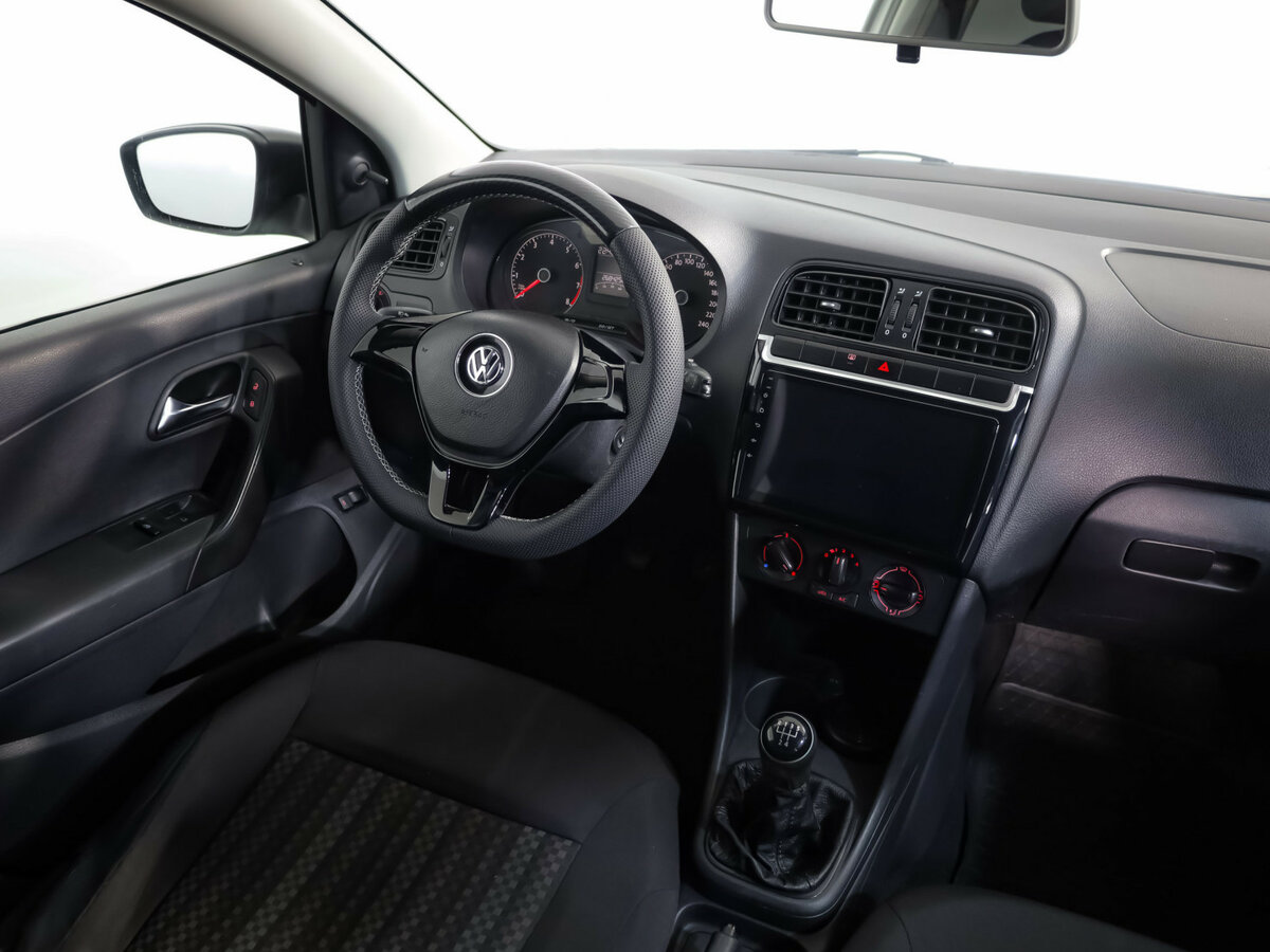 Купить Volkswagen Polo с пробегом. Фото: #6