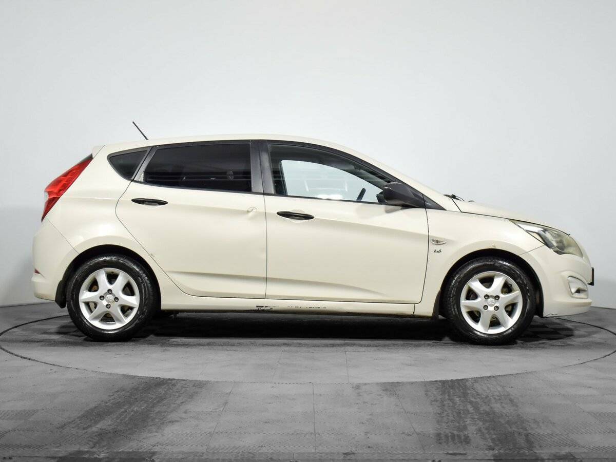 Купить Hyundai Solaris с пробегом. Фото: #3
