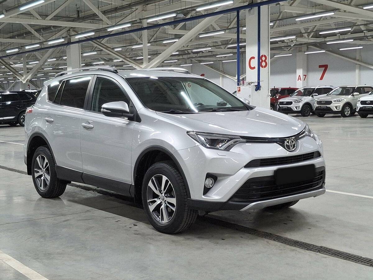 Купить Toyota RAV4 с пробегом. Фото: #2