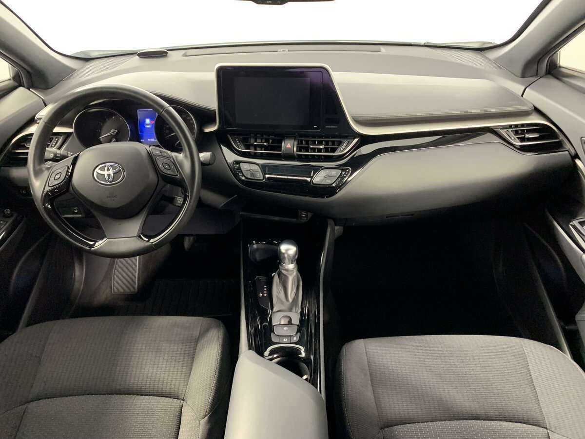Купить Toyota C-HR с пробегом. Фото: #11