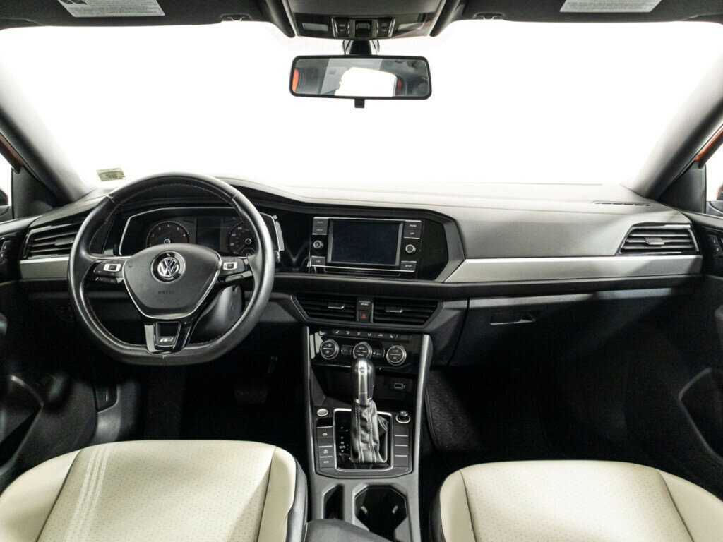 Купить Volkswagen Jetta с пробегом. Фото: #12