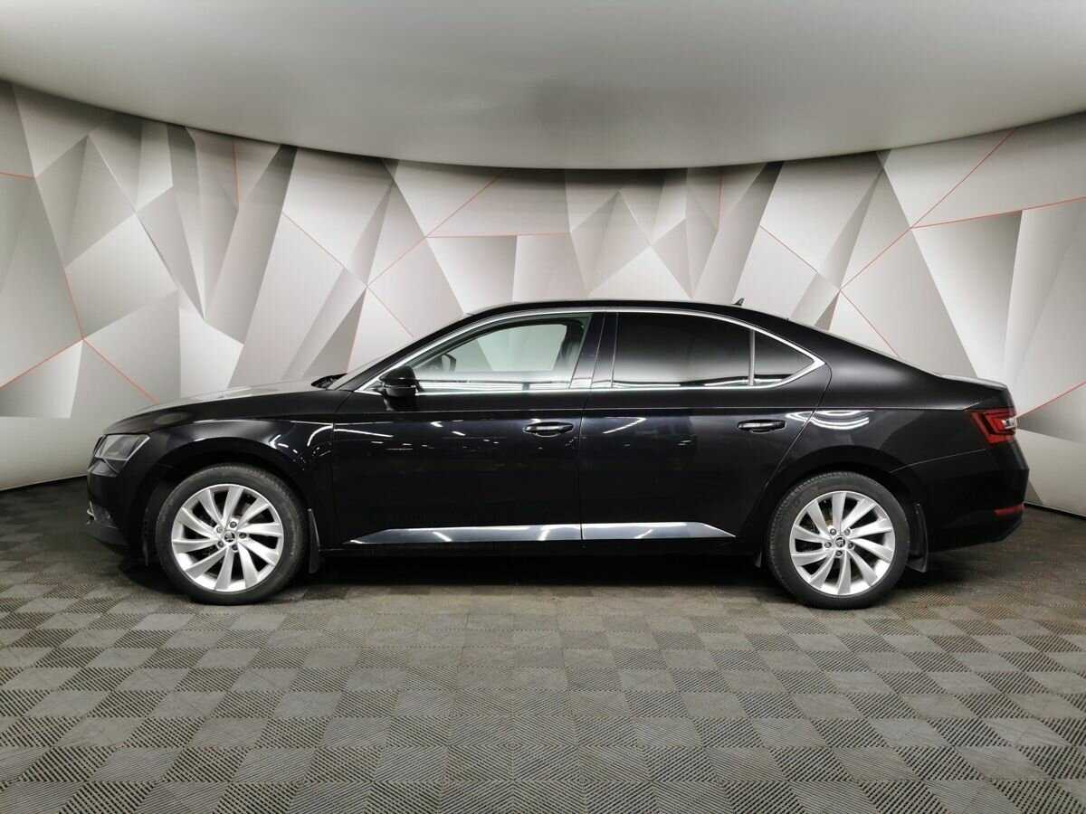 Купить Skoda Superb с пробегом. Фото: #4
