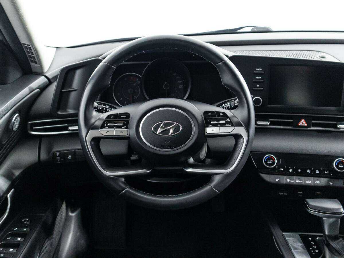 Купить Hyundai Elantra с пробегом. Фото: #17