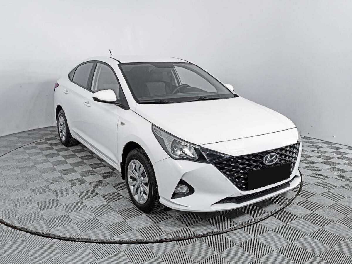 Купить Hyundai Solaris с пробегом. Фото: #2